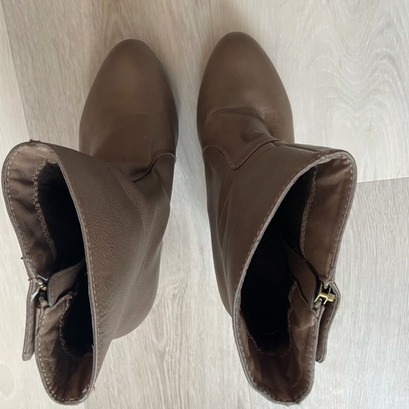 Booties - Picture 3 of 4